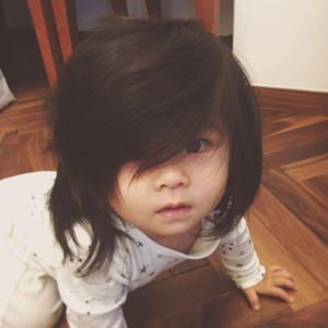 Skurriler Netz-Hype: Dieses Baby hat unfassbar volles Haar!