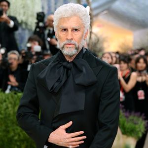 Kaum zu erkennen: Bad Bunny als alter Mann bei der Met Gala
