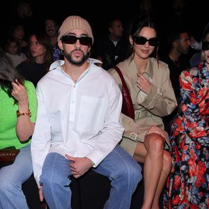 So cool posieren Bad Bunny und Kendall Jenner für Werbung!