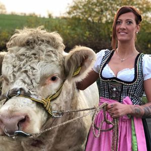 "Bauer sucht Frau"-Denise trennt sich von blonden Haaren