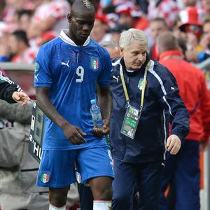 Gomez vs. Balotelli: Stürmer-Duell der "Marios"