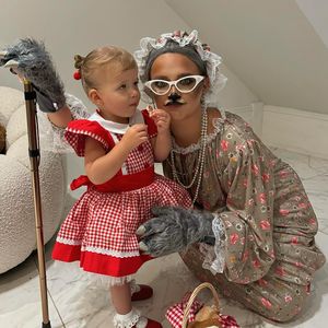 Molly-Mae Hague und Tochter begeistern als Rotkäppchen-Duo