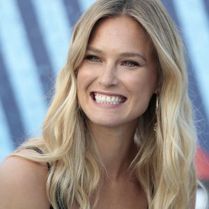 Genug von Babykugel? Bar Refaeli gedenkt "Flachbauch"