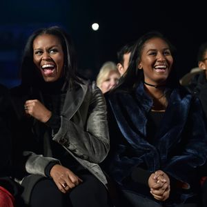 Bodyguards und Bikini: Sasha Obama stark beschützt am Strand