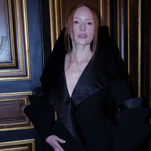 GNTM-Siegerin Barbara Meier flasht mit Laufsteg-Comeback