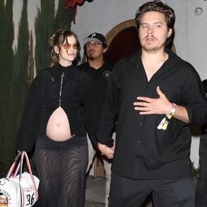 Barbara Palvin betont ihren Babybauch bei WM-Spiel mit Dylan