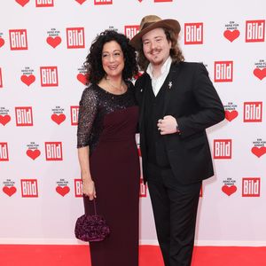 "Das Traumschiff"-Star Barbara Wussow mit Sohn auf Premiere