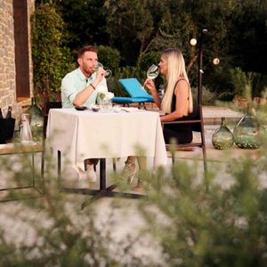 War "First Dates Hotel"-Rendezvous mit Barkeeper inszeniert?
