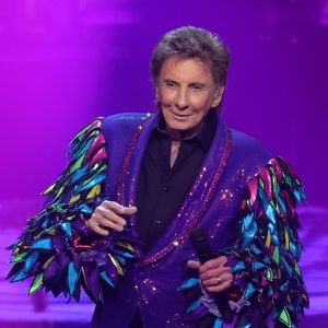 Kurz nach Krebs-OP: Barry Manilow stürzt sich in die Arbeit