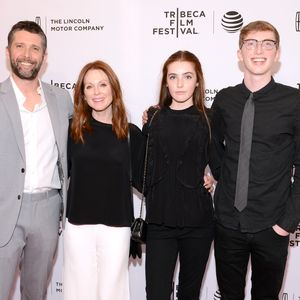 Schönes Duo! Julianne Moore & Tochter kaum zu unterscheiden