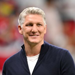 Fans feiern Bastian Schweinsteiger an seinem 40. Geburtstag!