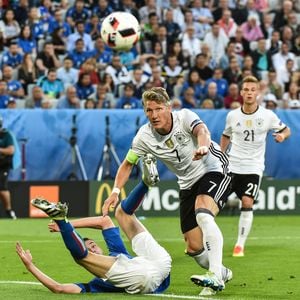 Trat Bastian Schweinsteiger auch aus Liebe zu Ana zurück?