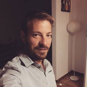 Tape über dem Auge: Was ist Bauer Gerald bloß passiert?