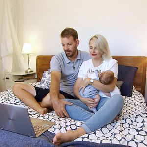 Darum zeigt Anna Heiser Leons Gesicht im TV und nicht im Web
