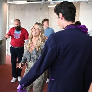 Dieser GNTM-Kandidat spielt in Beatrice Eglis Musikvideo mit