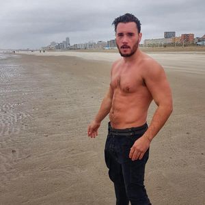 Im Regen joggen: Bela Klentze trainiert hart für neuen Film!