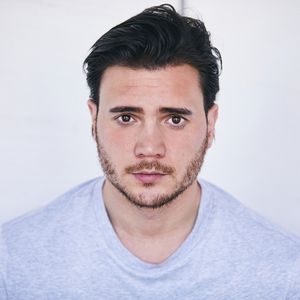 Alle Paarfotos weg: TV-Star Bela Klentze ist wieder Single!
