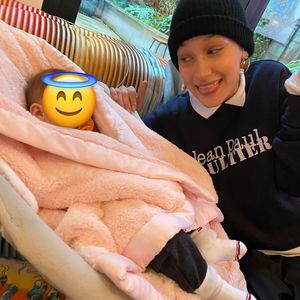 "Größtes Geschenk": Bella Hadid schwärmt von Nichte Khai