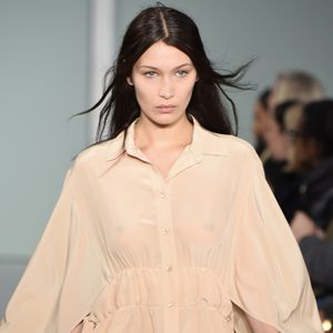 Tränenreiche Fashion Week: Bella Hadid weint auf dem Catwalk