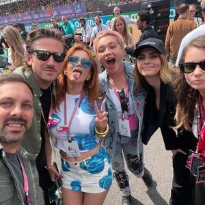 Bella Thorne feiert mit Florence Pugh und Cara Delevingne
