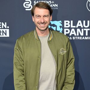 Ab Januar 2026: Er ist das neue Gesicht in "Rote Rosen"