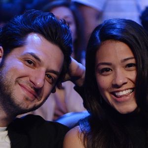 Radikal-Frisur: Gina Rodriguez rasierte sich die Haare ab!