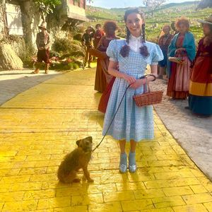 Weg nach Hollywood? Pilates-Coach spielt "Wicked"-Dorothy