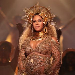 Beyoncé kopiert? Schwangere Cardi B im religiösen Met-Look!