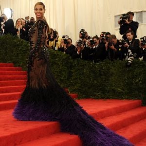Übertrieben? Beyoncé-Twins Rumi & Sir haben gleich 6 Nannys!