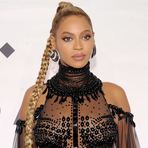 Peinlich? Baseball-Star-Frau kopiert Beyoncés Schwanger-Pic!