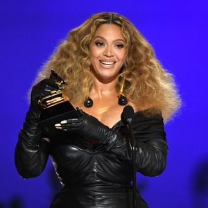 Beyoncé & Co.: Diese Stars räumten bei den Grammy Awards ab!