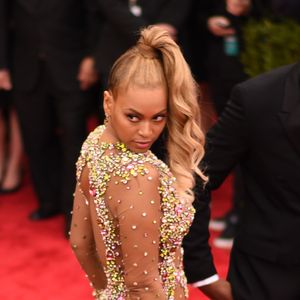 Queen Bling: Beyoncé trägt Brillianten-High-Heels