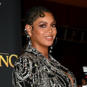 Coole Rastas: Beyoncé begeistert mit ihren langen Zöpfen!