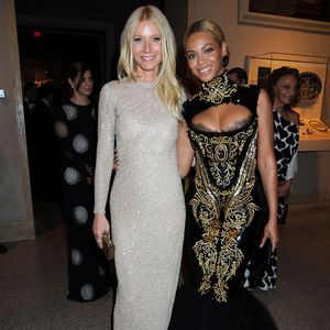 Süße BFFs: Töchter von Beyoncé & Gwyneth halten Händchen!
