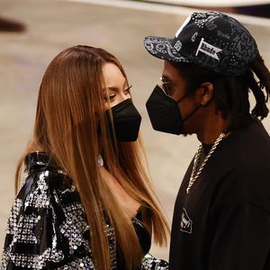 Bei Basketballspiel: Beyoncé und Jay-Z total verschmust
