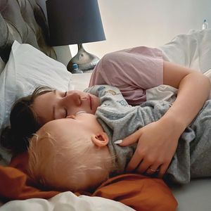 "Kuschelzeit": Bibi Claßen teilt putziges Foto mit Sohn Lio!