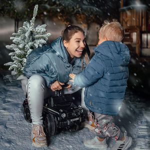 Bibi Claßen teilt süßes Foto mit Sohnemann Lio im Schnee