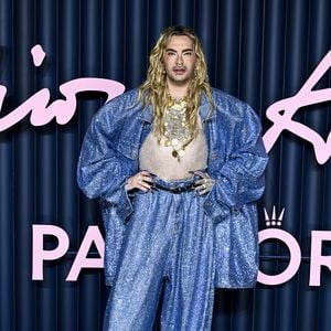 Mega-Glitzerlook: Bill Kaulitz stiehlt die Show in London
