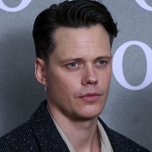 "Physint": Bill Skarsgård startet als Videospiel-Held durch