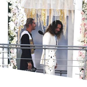 Wie seine Braut: Tom Kaulitz schreitet in Weiß zum Altar!
