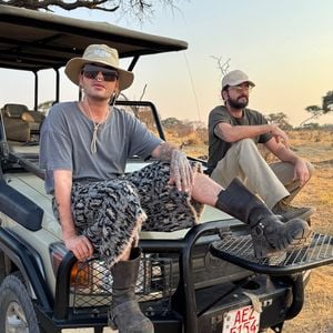 Tierischer Spaß: Bill und Tom Kaulitz auf Safari unterwegs
