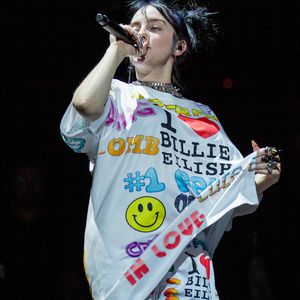 Darum trägt die schlanke Billie Eilish immer Baggy-Kleidung