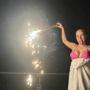 Oh, là là! Billie Eilish feiert 4. Juli in einem sexy Bikini
