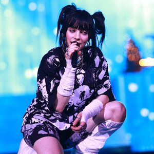 Billie Eilish zieht wegen nacktem Einbrecher vor Gericht!