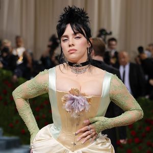 Sie liebt auch Frauen: Billie Eilish bestätigt Coming-out
