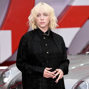 Mit Halloween-Look: Billie Eilish reagiert auf Liebeskritik