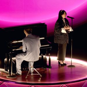 Publikum rastet aus: Billie Eilish rührt Oscars zu Tränen!