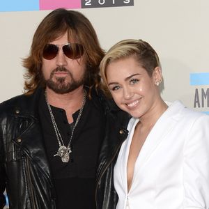 Miley Cyrus schließt Papa Billy Ray aus Grammy-Rede aus!