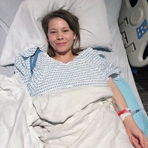 "Unerträgliche Schmerzen": Bindi Irwin dachte an Fehlgeburt