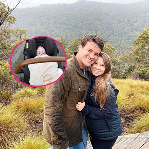 Bindi Irwin und Chandler mit Baby im Australia Zoo unterwegs